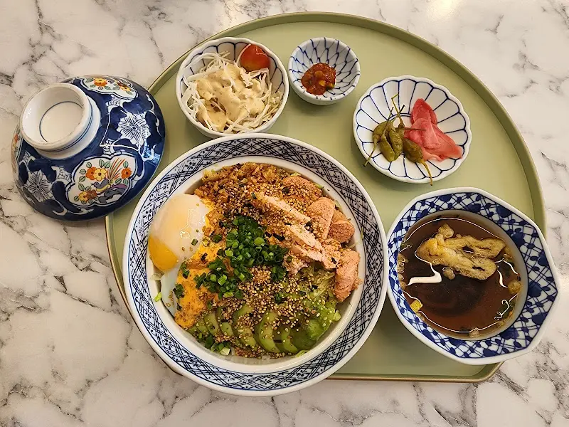 아보카도 명란 덮밥