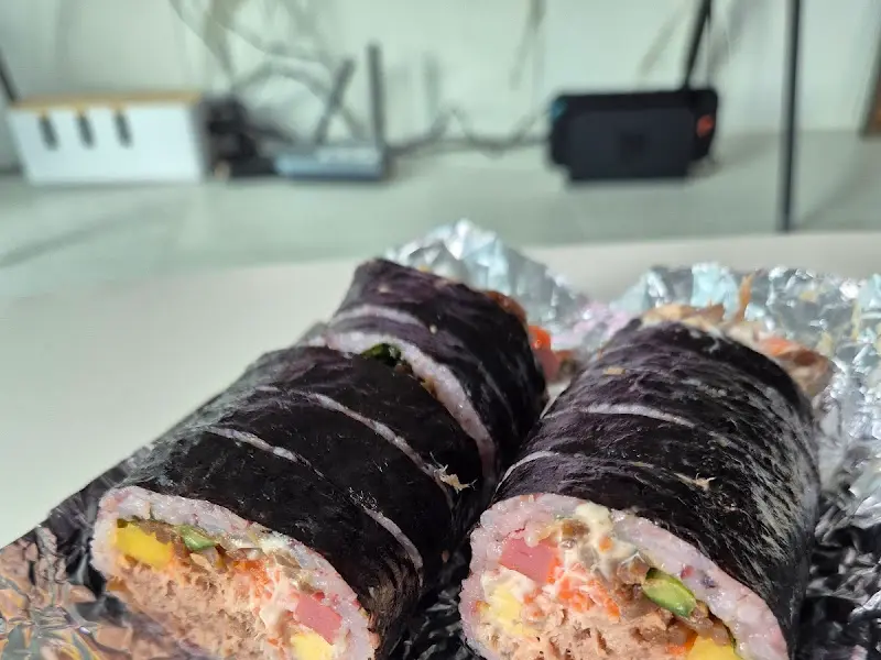 참치김밥 단면