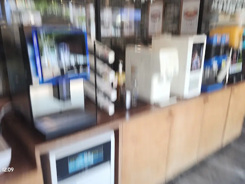 다양한 후식 음료가 준비된 코너