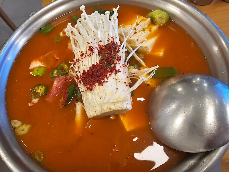 유성불백 김치찌개 디테일