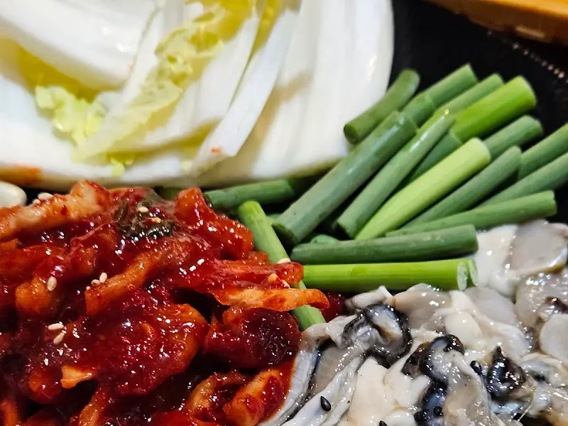 굴, 김치, 수육의 환상적인 조합