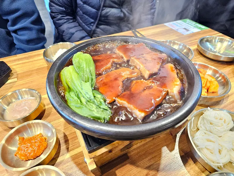 맛깔스러운 동파육