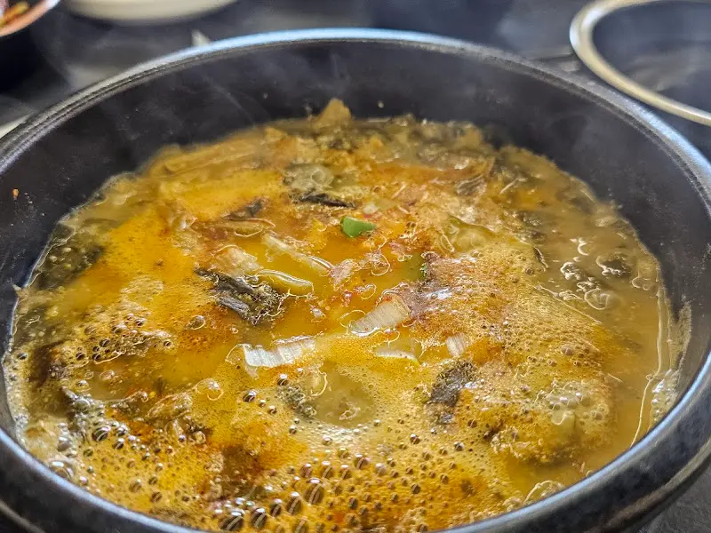 보글보글 끓는 추어탕