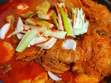 군산 철길마을 숨은 보석, 묵은지 참맛 제대로! 여기 완전 맛집 인정!