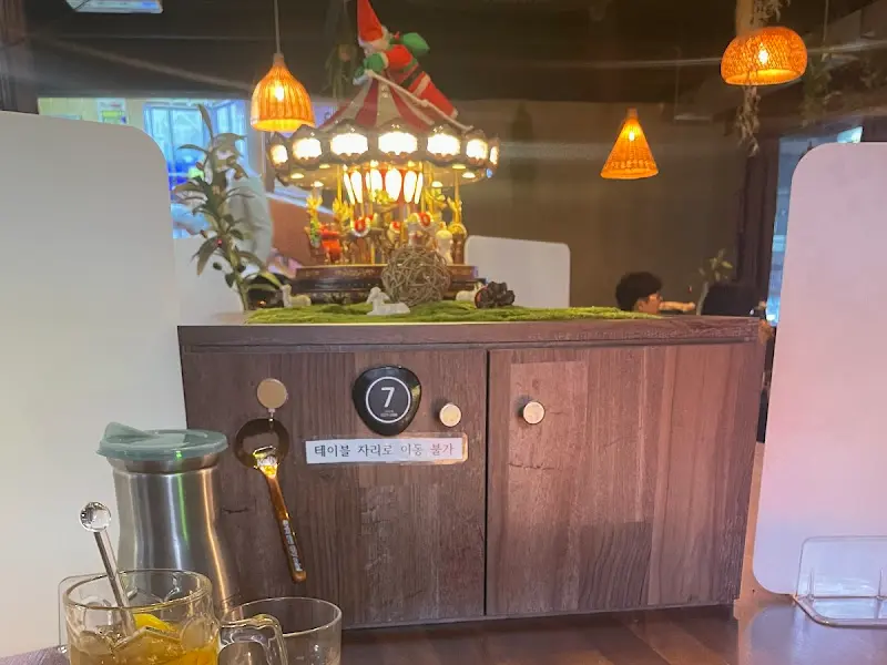 매장 내부 인테리어