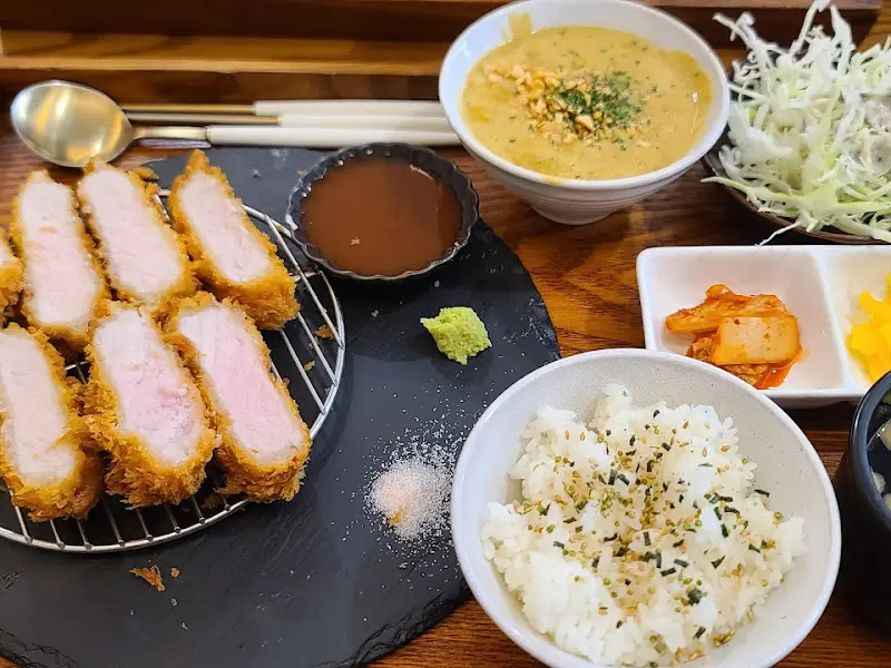 굴레메식당 돈까스