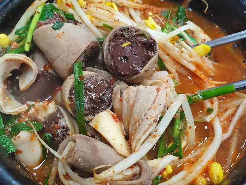 순대국밥 속 피순대