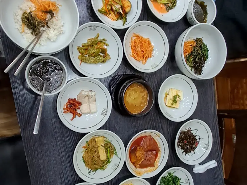 보릿고개 보리밥 정식 전체 상차림