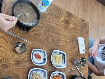 갯벌의 선물, 고소함이 폭발하는 무안 짱뚱어탕 시골 맛집 탐험기