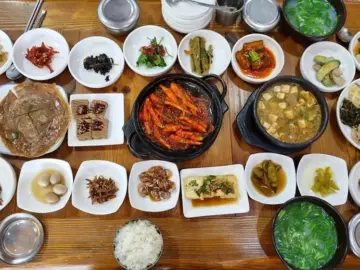 꽃구경 후 들른 하동 쌍계사, 잊을 수 없는 산채정식 맛집