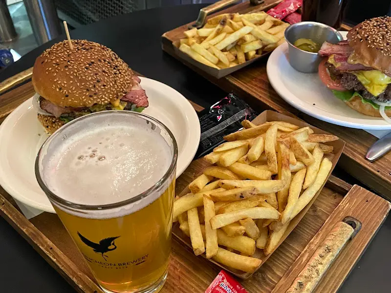 어니언 버거와 맥주