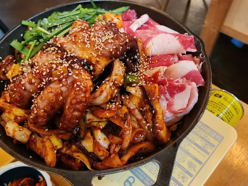 문어차돌철판볶음