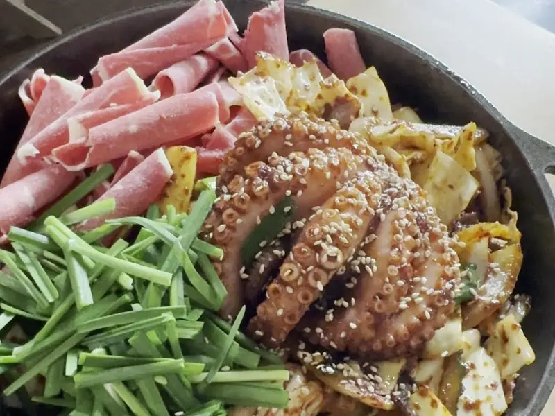 문어차돌철판볶음 재료