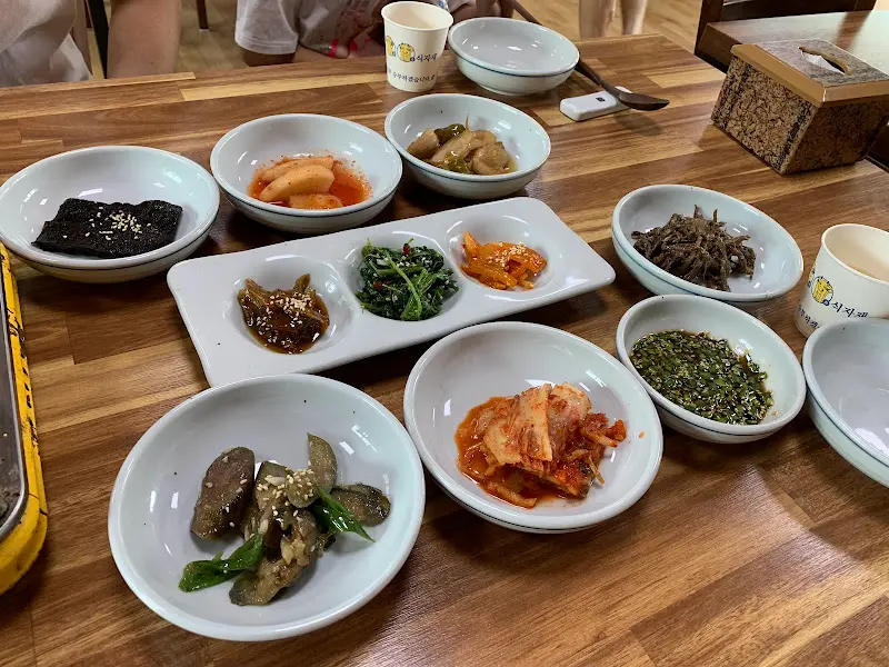 달오름마을 반찬 전체샷