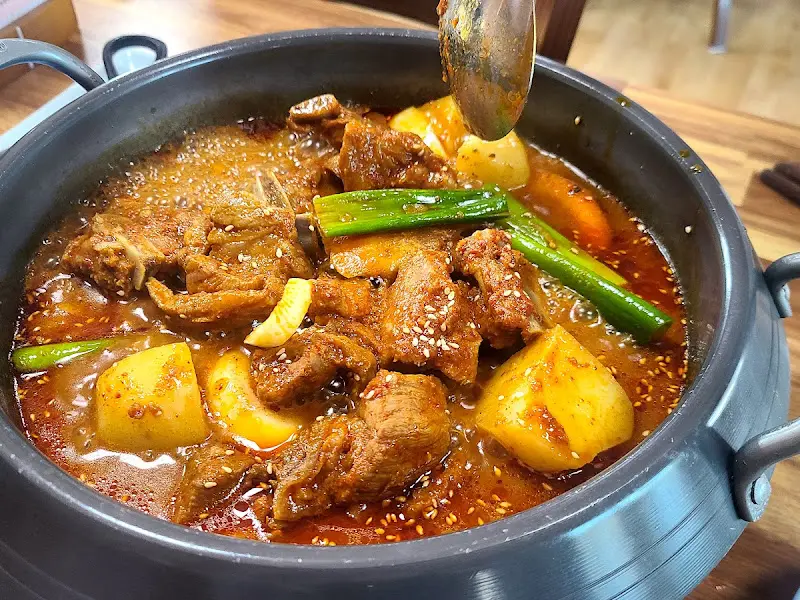 달오름마을 흑돼지 매운 갈비찜