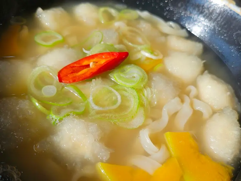 따뜻한 옹심이칼국수