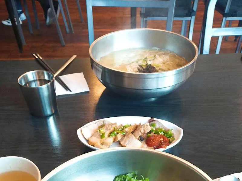 멸치국수와 수육