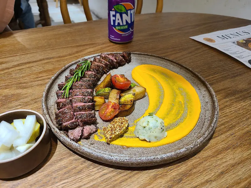 스테이크와 가니쉬