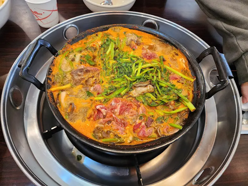 미나리, 버섯, 고기의 완벽한 조화