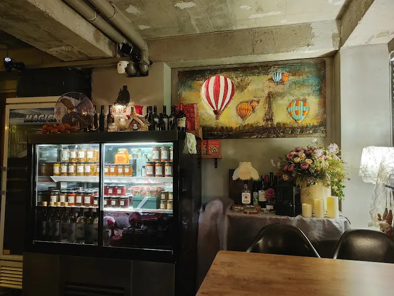 다양한 수제 잼이 진열된 모습