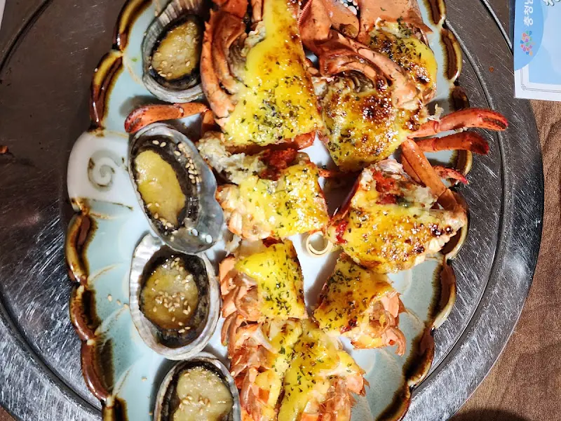 랍스터와 전복 요리