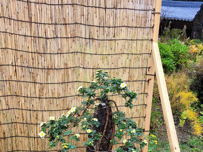 인백정 외부 장식