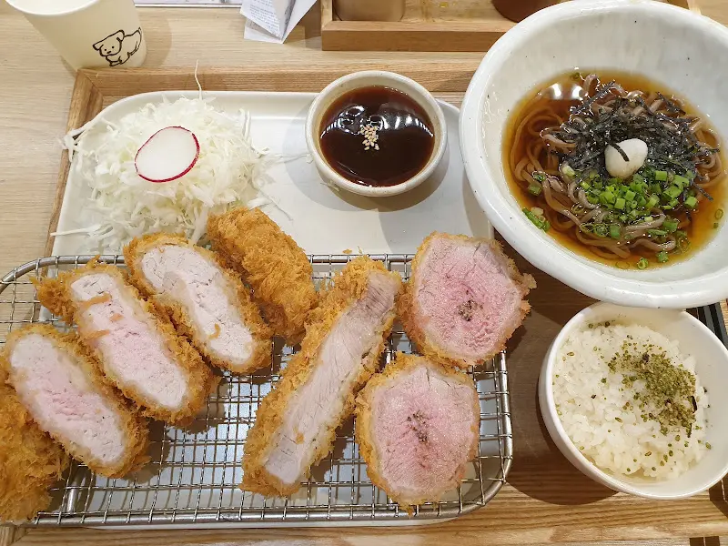 히레카츠 정식 한상차림