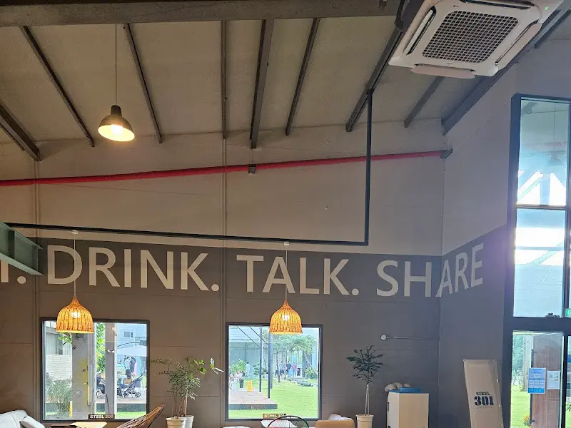 카페 오펠 내부 인테리어