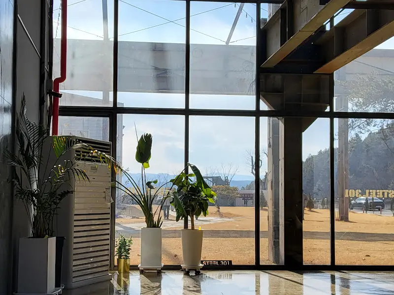 카페 오펠 통창