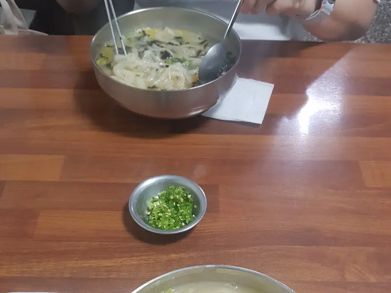 칼국수와 땡초