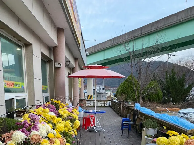 식당 외부 테라스