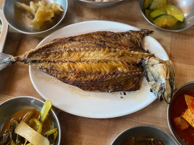 윤기 좔좔 고등어 구이