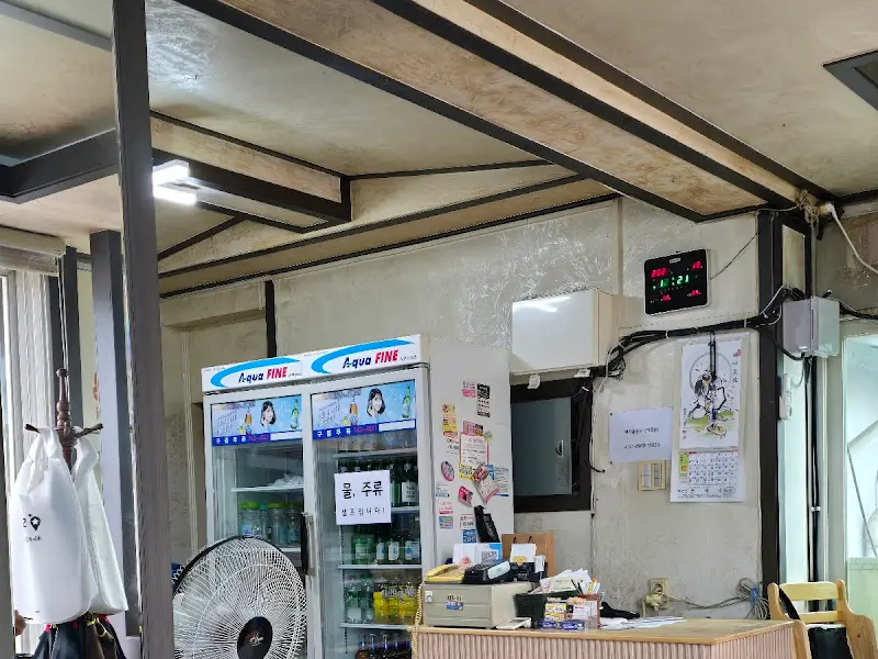 영우해장국 식당 내부