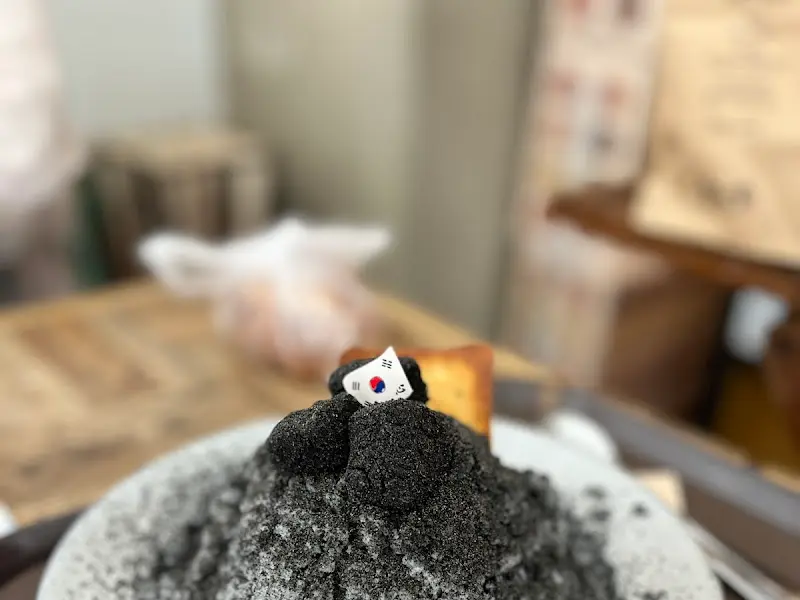 흑임자 빙수 근접샷