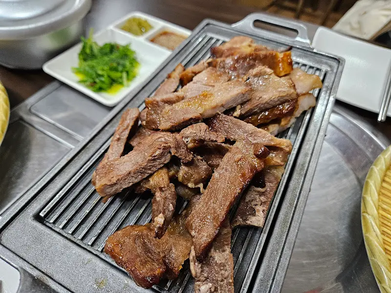 맛깔스러운 돼지고기 구이