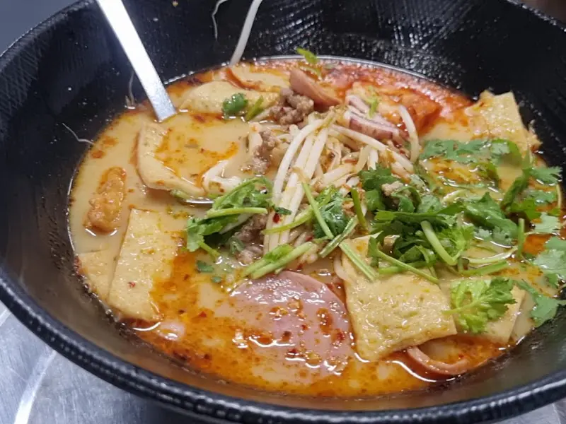 푸짐한 태국식 쌀국수