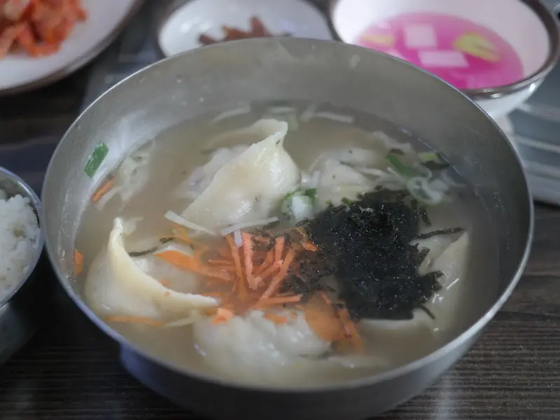 만둣국 백반