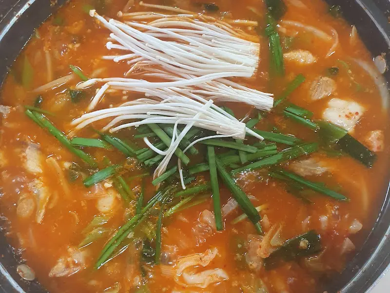 푸짐한 사태찌개