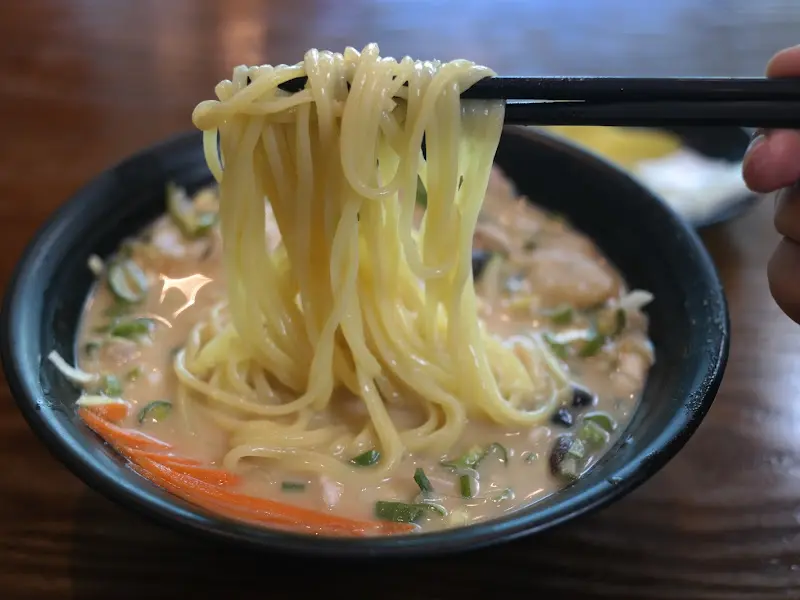 쫄깃한 면발이 일품인 중화냉면