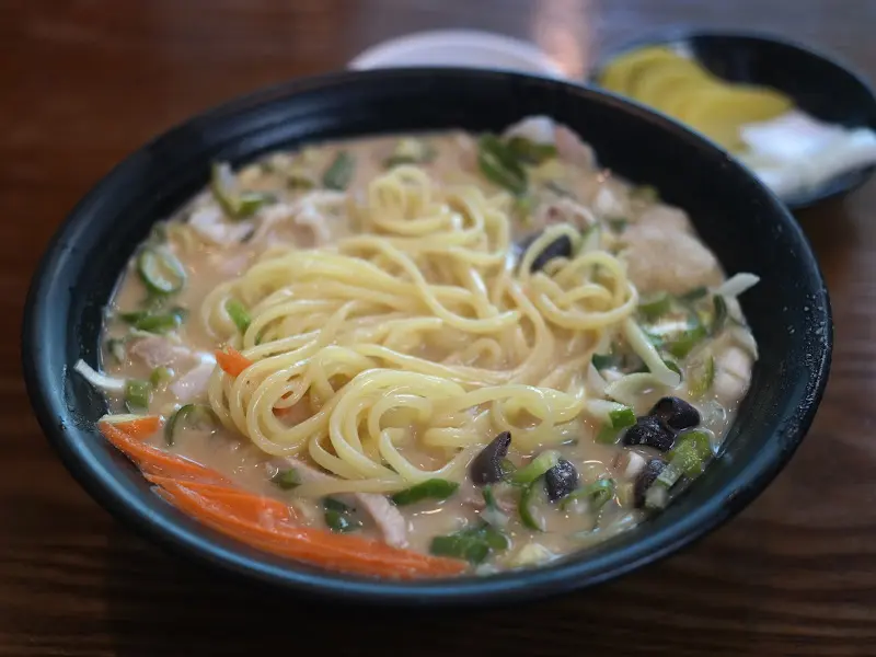 다양한 해산물이 들어간 삼선짬뽕