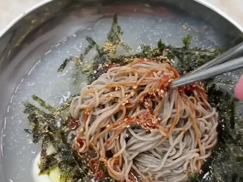 구촌막국수의 물막국수