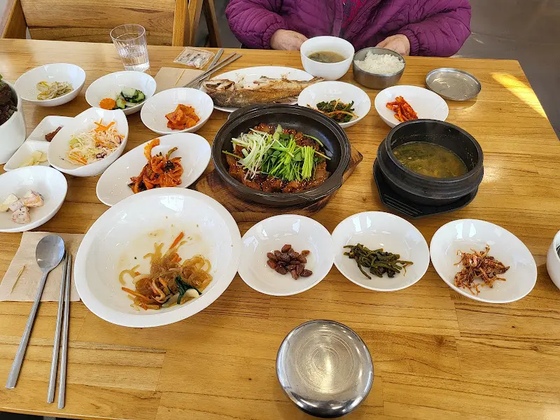 푸짐한 보리수정식 한 상 차림