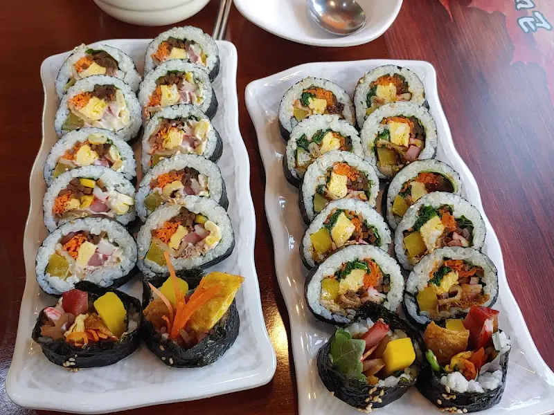 가지런히 놓인 김밥