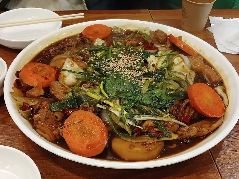 푸짐한 찜닭 한 상 차림