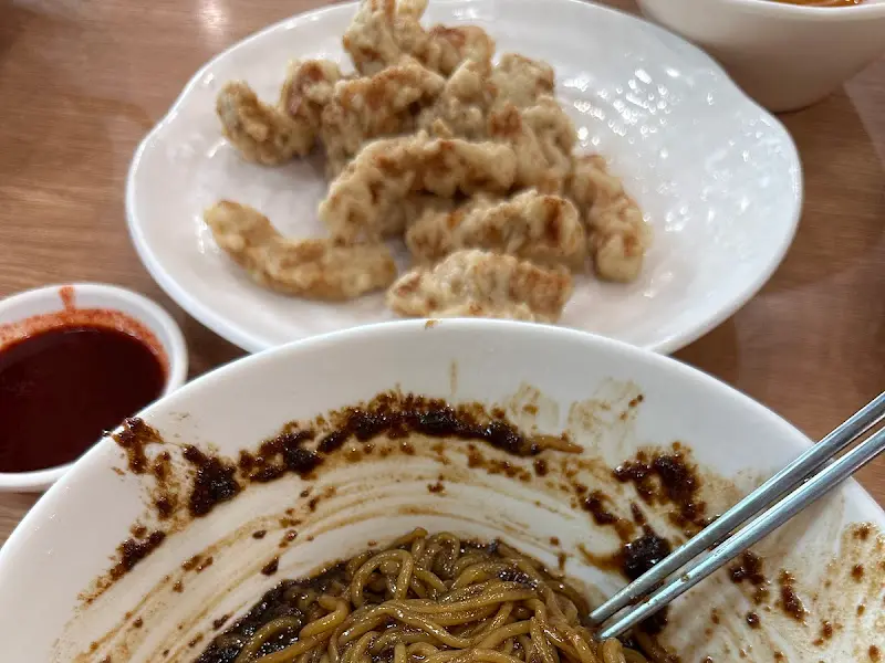 유니짜장과 탕수육