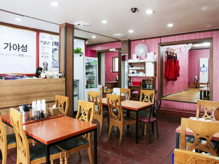 달서돼지국밥 내부