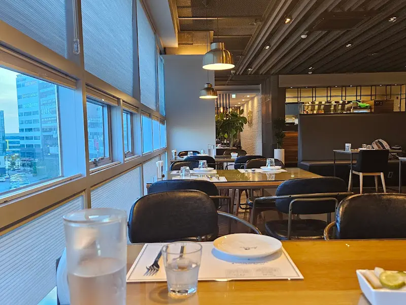 창밖 풍경이 보이는 좌석