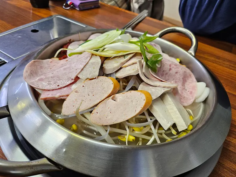 송쌤수제햄부대찌개 천연육수 햄