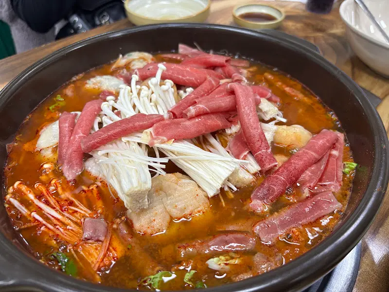 만두전골의 클로즈업 샷