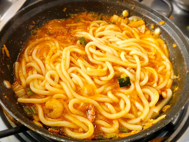 우동 사리가 추가된 낙곱새